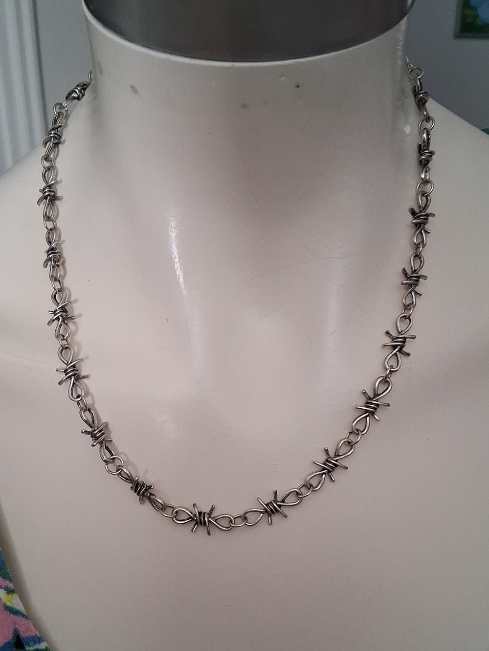 Barbed Wire Link Necklace - Silver Tone